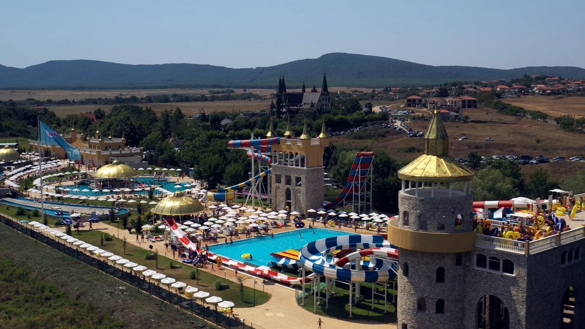 Аквапарк “Нептун”: 50 000 квадратни метра, създадени за приключения