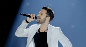 Гръцката суперзвезда Константинос Аргирос се ожени на стилна церемония край Атина (ВИДЕО)