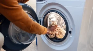 Микробиолог обясни колко често трябва да перете чаршафите си