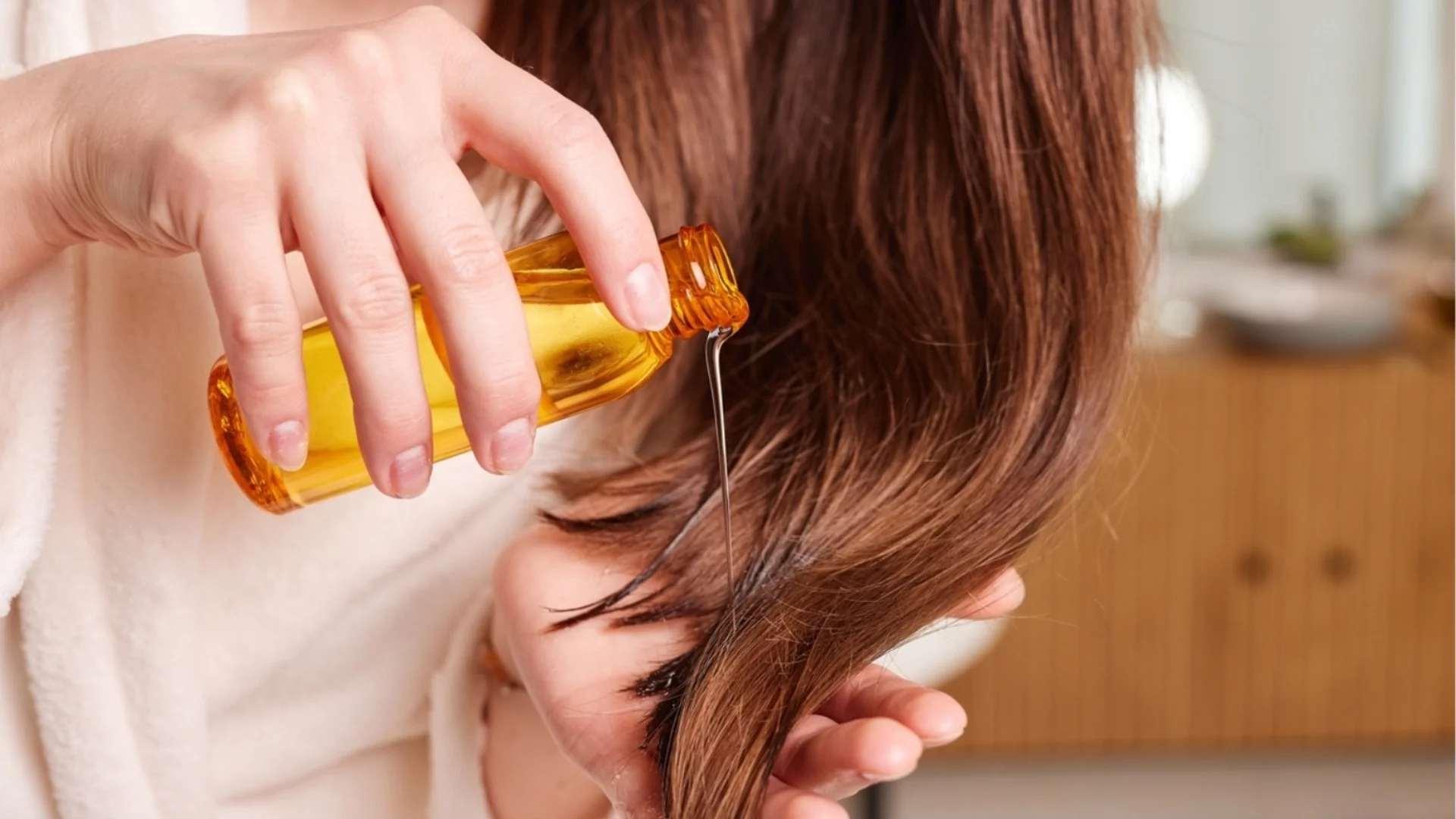 Тайните на Изтока: 5 аюрведични масла против косопад 