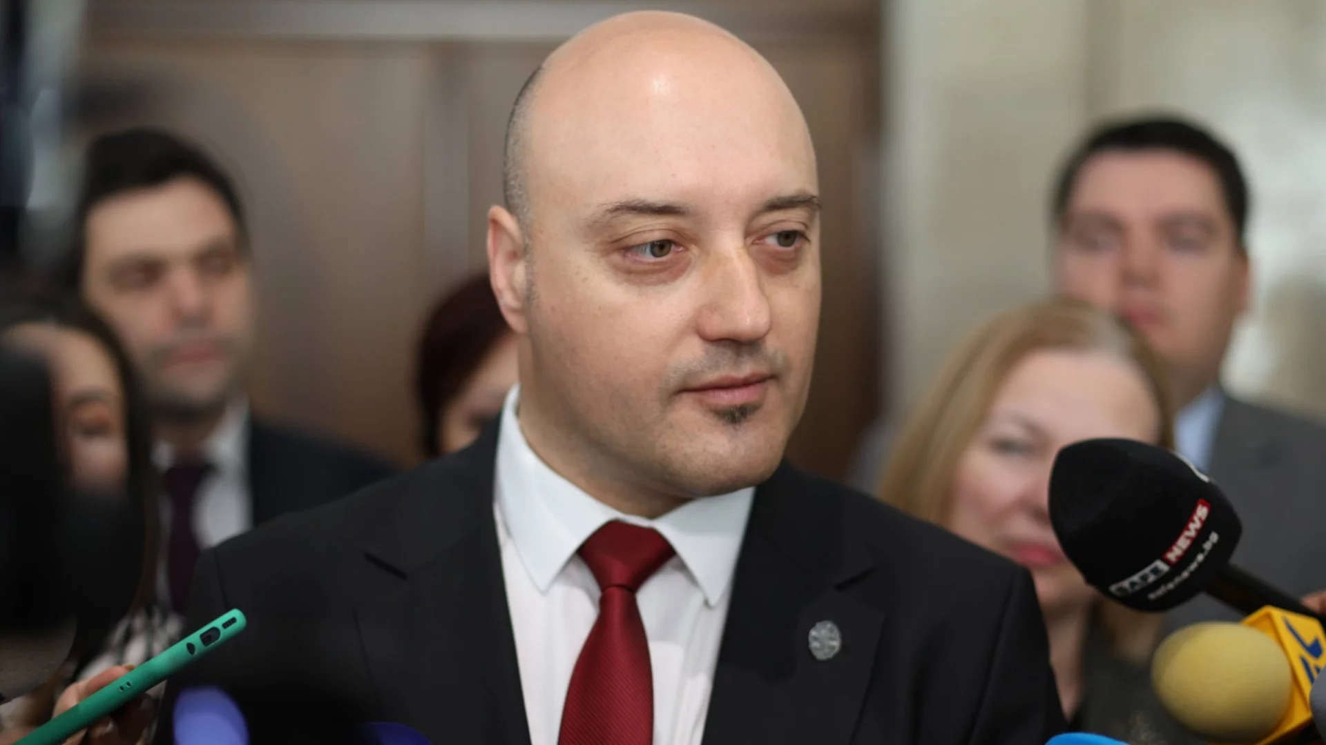 С какво ще е различен вотът на недоверие на ПП-ДБ: Говори Атанас Славов