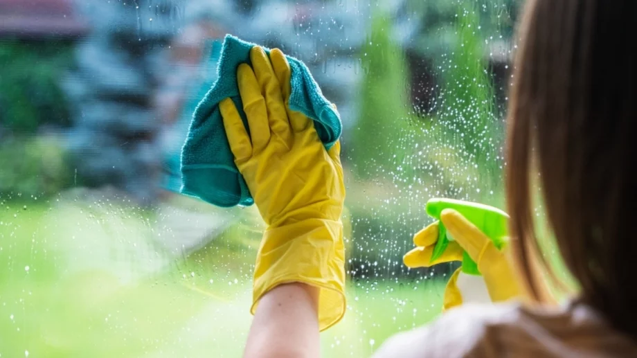 Как да почистите прозорците с оцет, без да оставяте следи