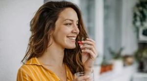 Перименопауза? 6 хранителни добавки, които жените трябва да пият