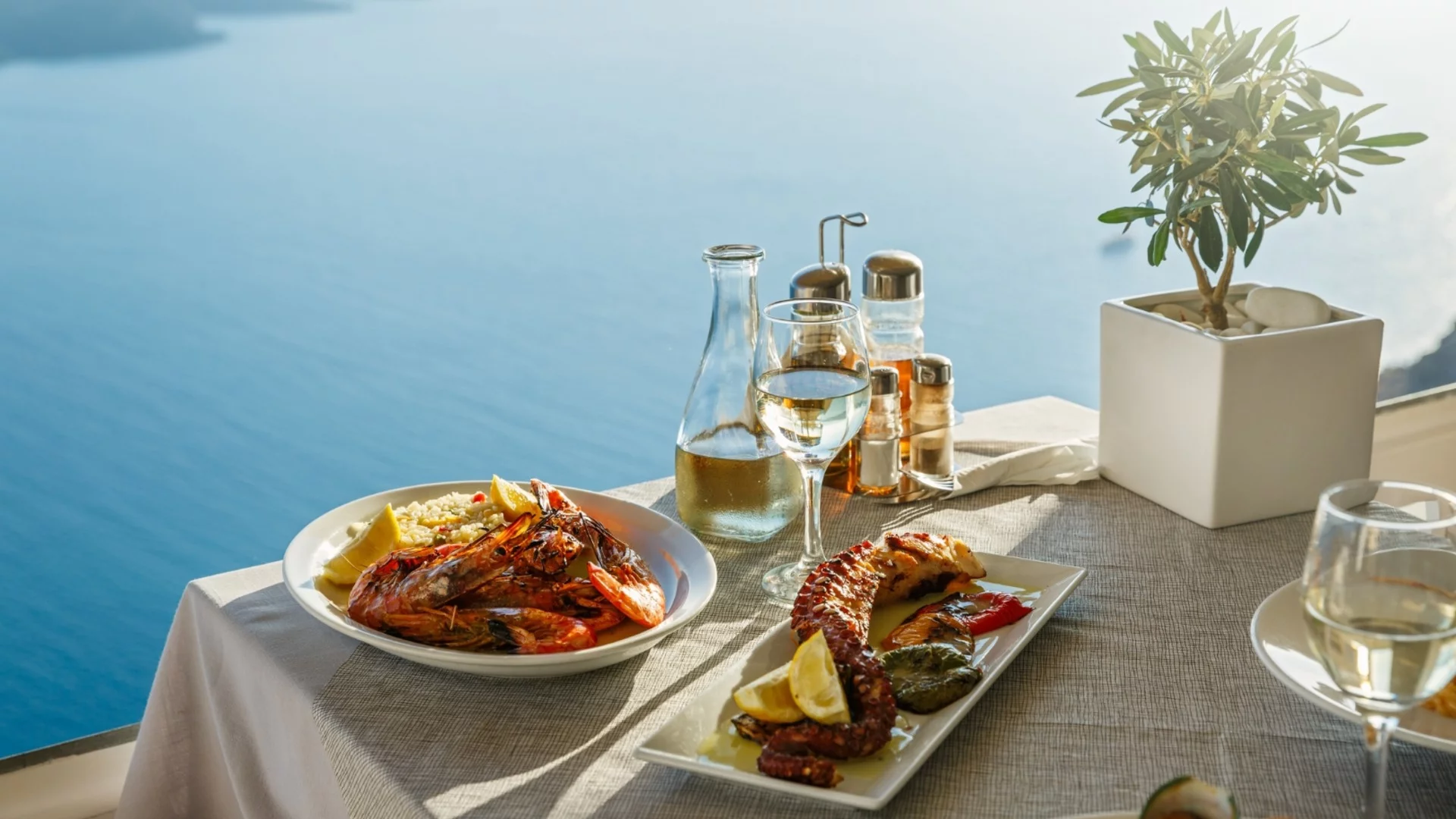 Вкусът на лятото: 3 ресторанта с фантастична морска храна