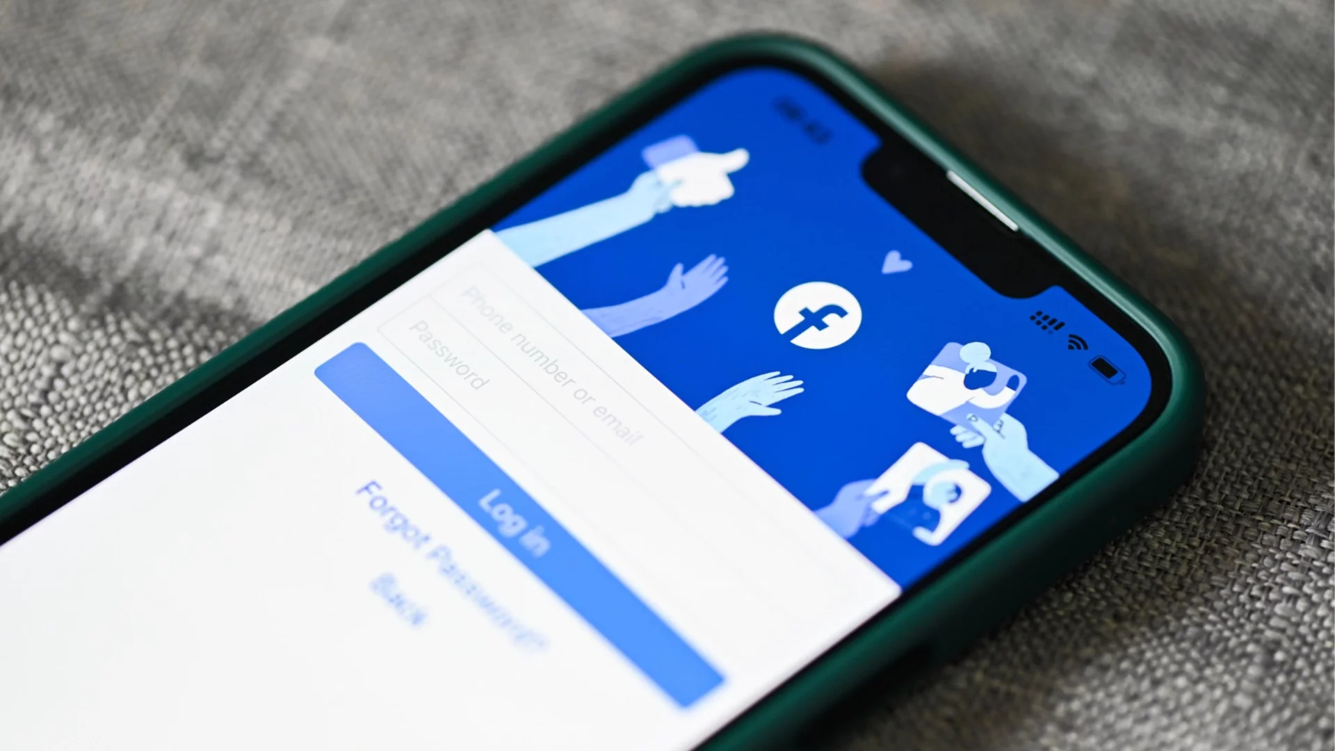 Facebook и Instagram спират политическата реклама в ЕС от тази есен