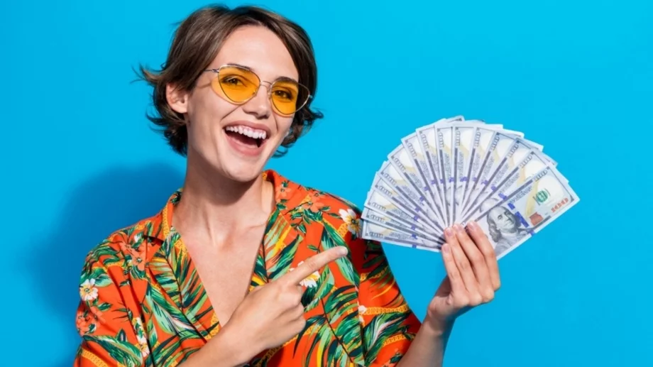 Зодиите, които ще привлекат богатство през август 2025