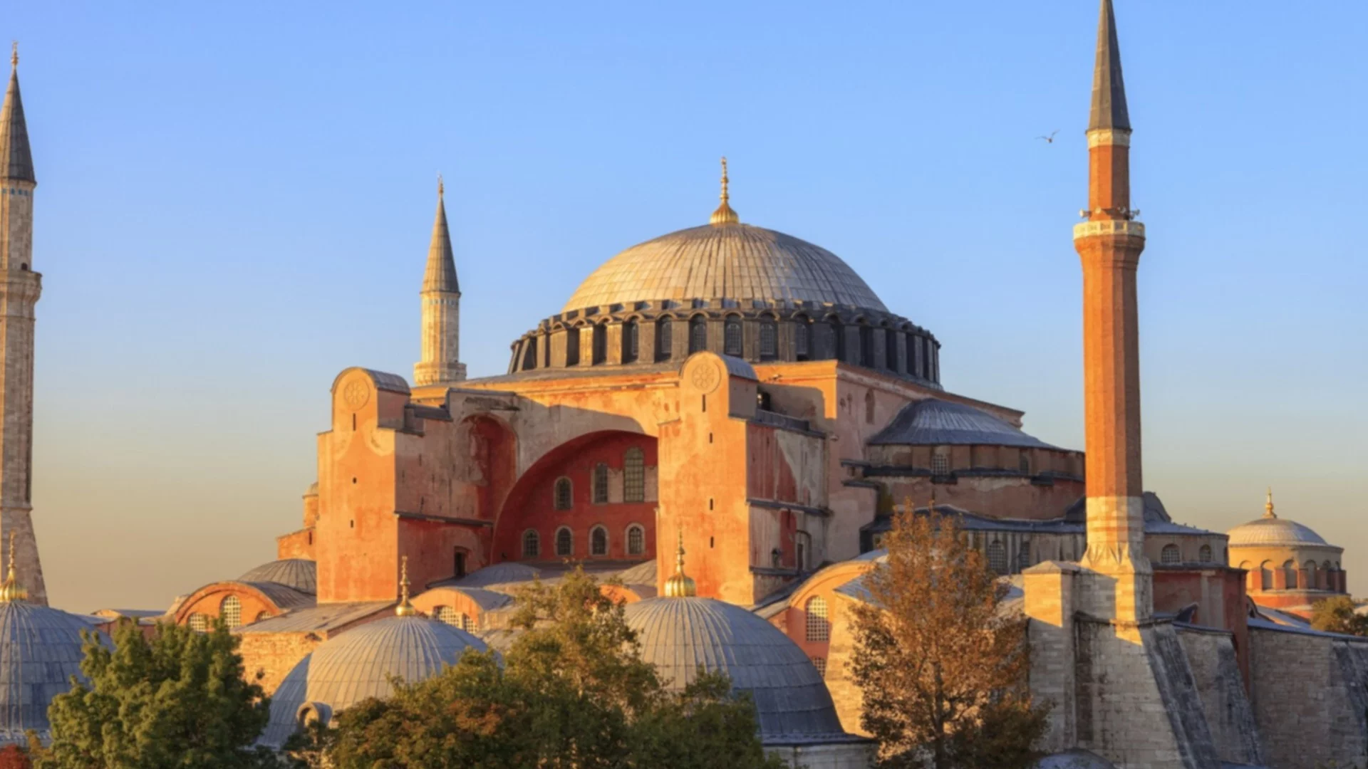 Опит за палеж в църквата "Света София" (ВИДЕО)