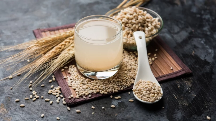 5 предимства на ечемичената вода и как да я приготвите