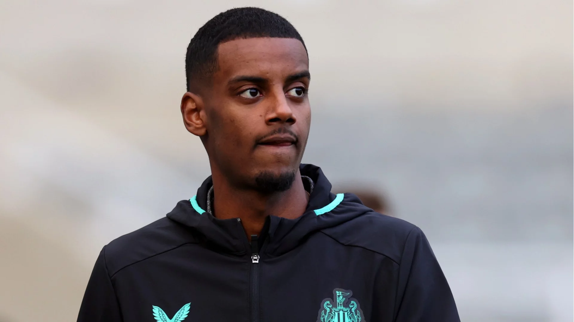 Нюкасъл "замразява" Александър Исак заради трансферната сага с Ливърпул?