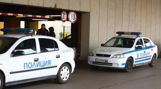 Пред банка в София: Крадец нападна служителка на болница със 100 000 лв. оборот в кеш