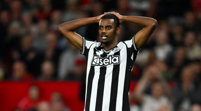 Официално: Нюкасъл взе решение за Исак преди старта на сезона във Висшата лига