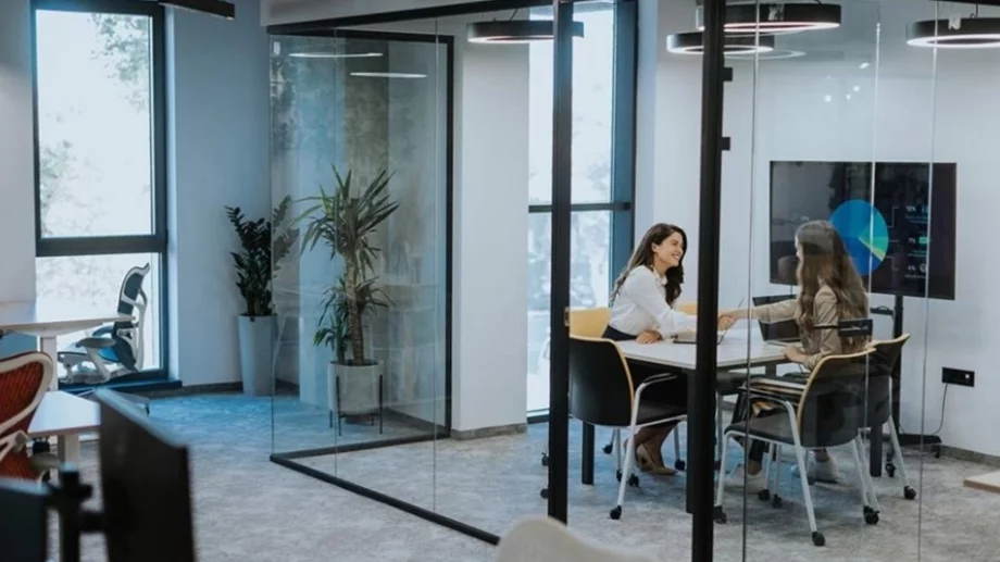 Стъклени преградни стени