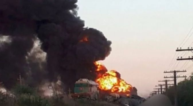 Нов влак с гориво за руската армия гори след атака с дронове (ВИДЕО и СНИМКИ)