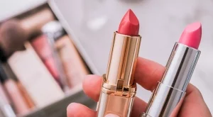 СПРЕТЕ да използвате червилото си, ако съдържа тези две съставки