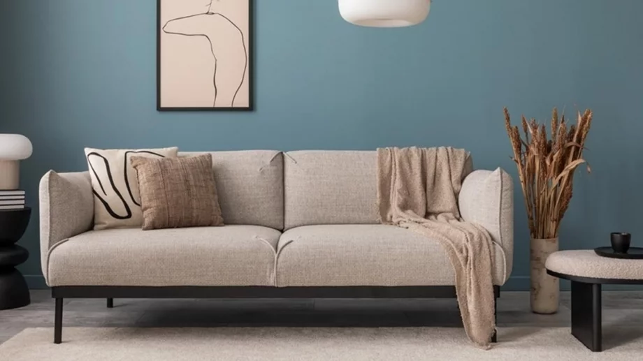 Триместни дивани - практичен избор за всяка дневна