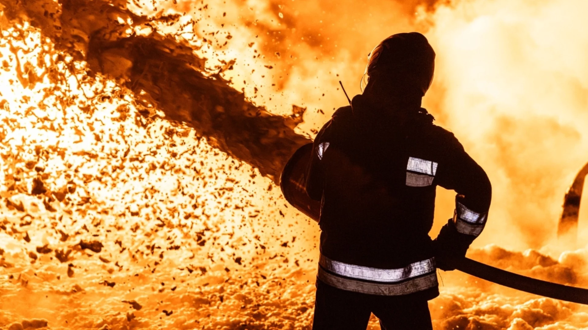 Украинските дронове работят: Пак пожар в ключова станция на петролопровода "Дружба" (ВИДЕО)