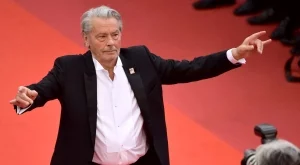 Синът на Ален Делон иска отмяна на завещанието на легендарния актьор