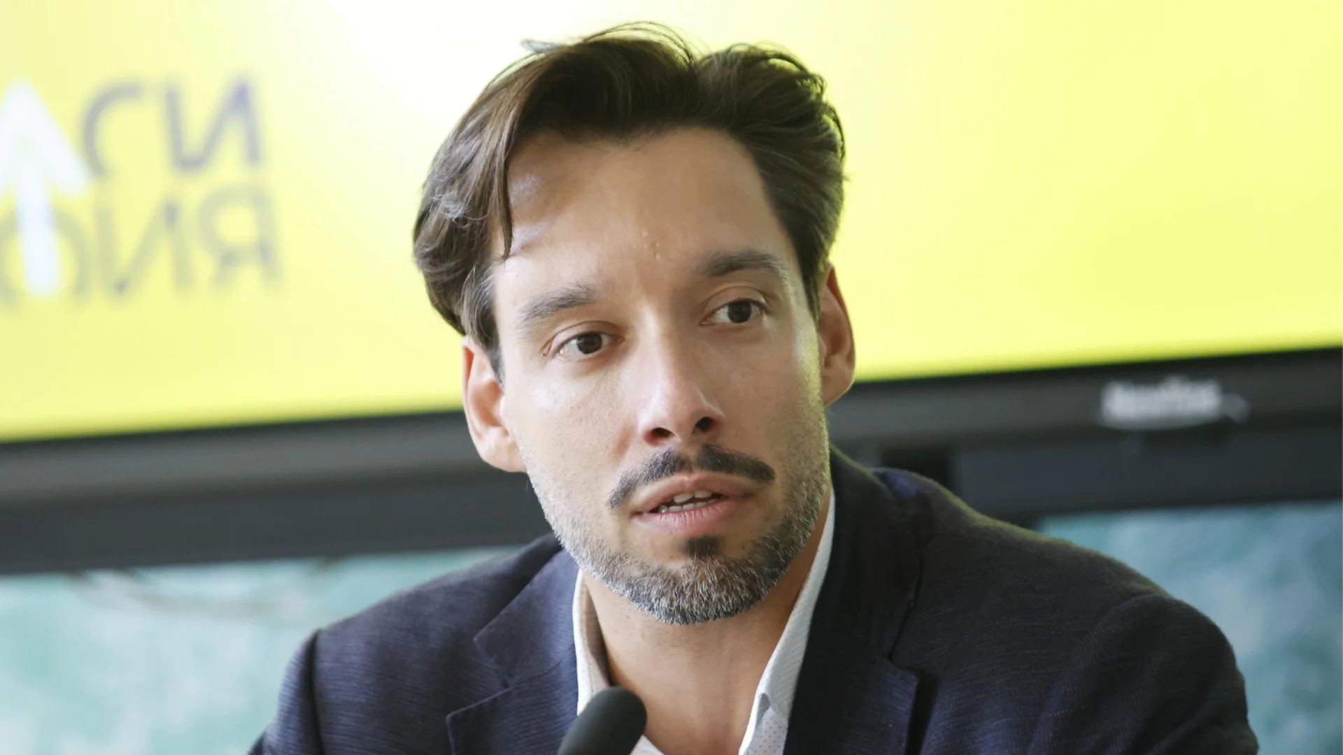 "Четете празни приказки": Бонев изчете декларацията, написана от ChatGPT