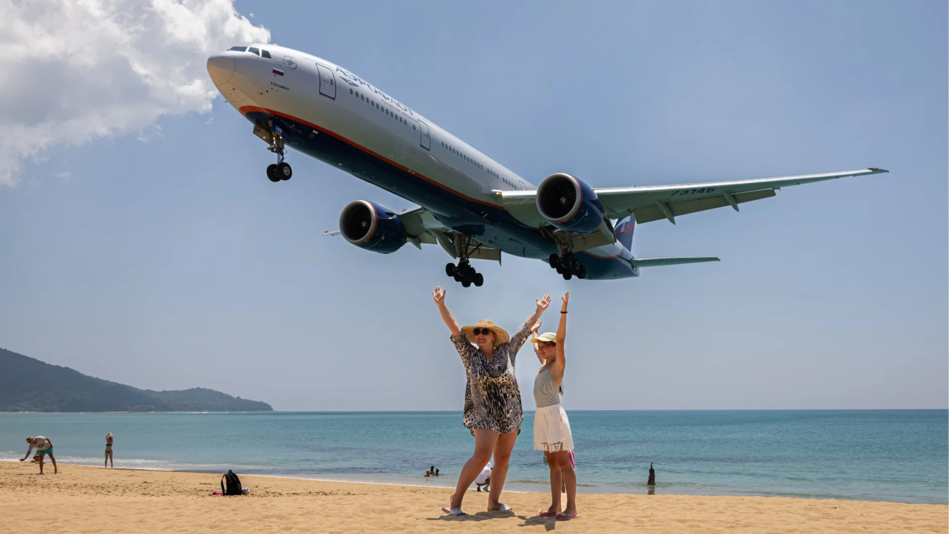 По-малко руски туристи в ЕС и котва за Митрофанова: Брюксел с идеи за 19-ия пакет санкции