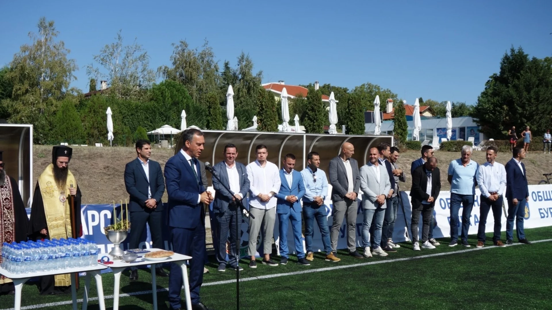 Кметът на Бургас и президентът на БФС откриха футболно игрище