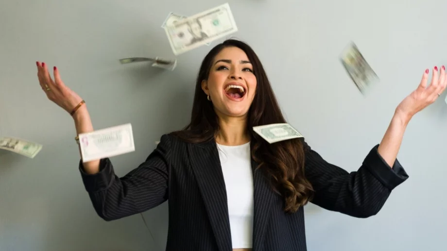 3-те зодии, които ще спечелят много пари през септември 2025