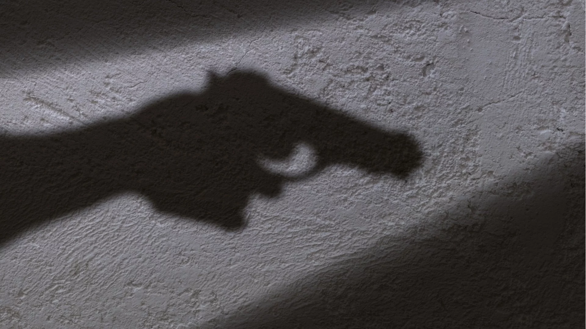 Ученик стреля през прозореца на училище в Хасково