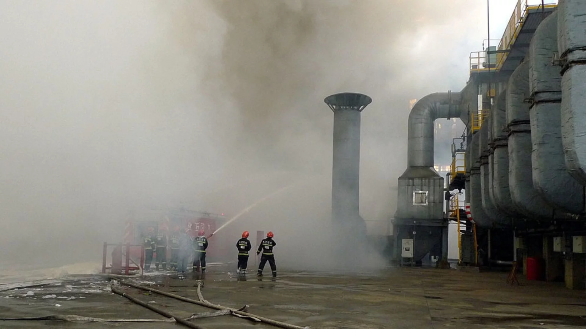 Война на дронове: Една от двете най-големи руски рафинерии спря частично работа (ВИДЕО)