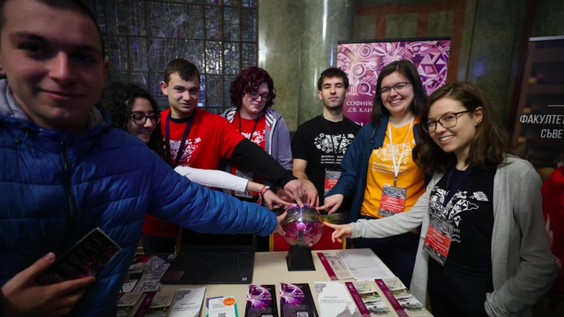 Кабинетът увеличи сериозно докторантските стипендии в университетите