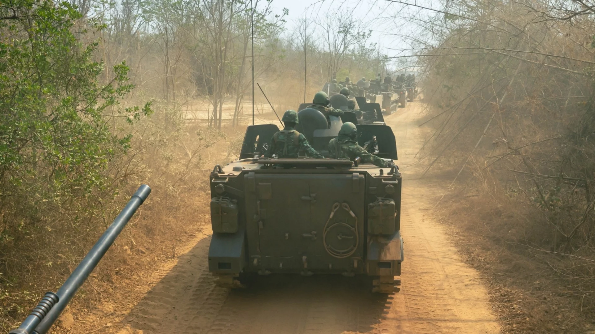 Уж Тръмп бе спрял тази война: Камбоджа поиска спешна помощ от Малайзия заради Тайланд (ВИДЕА)