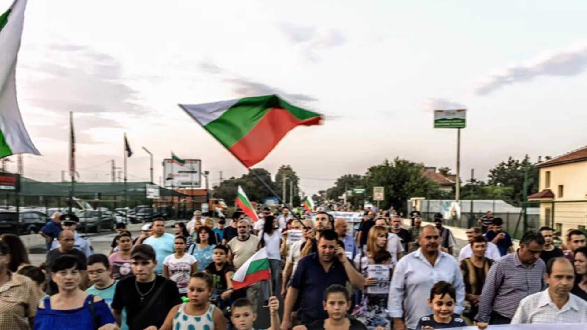 Жители на село Труд блокираха пътя между Пловдив и Карлово