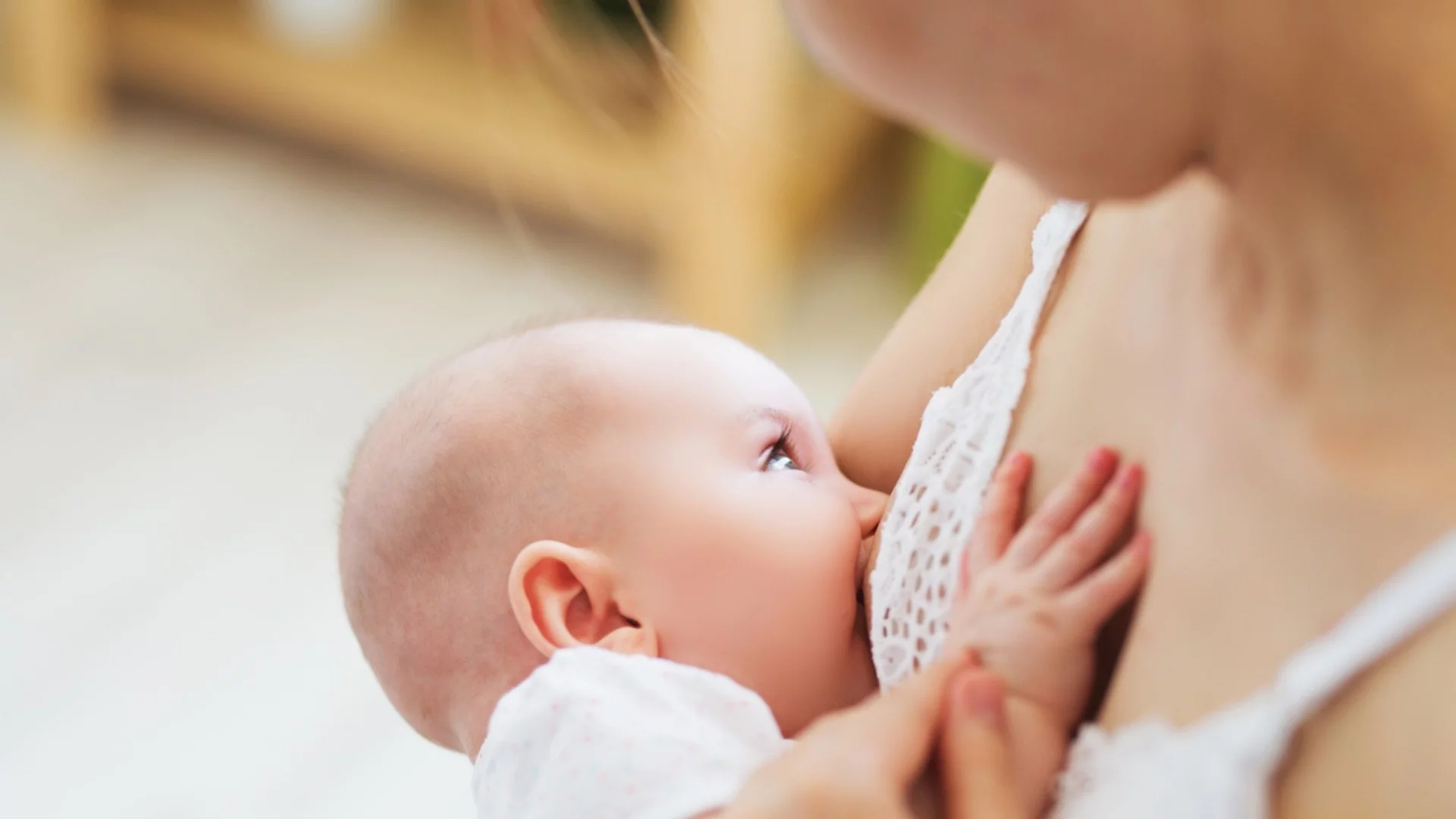 Монтираха първата пейка за кърмачки, ето къде