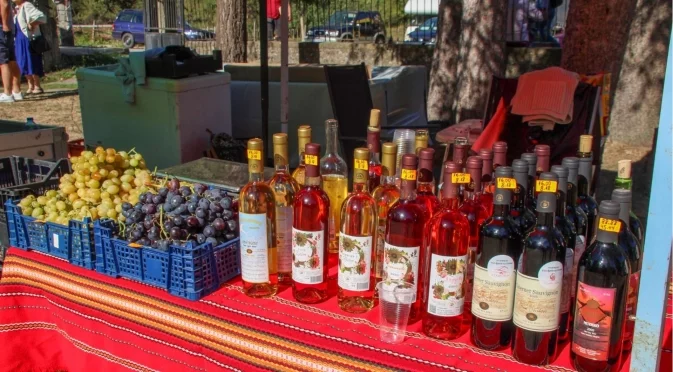 Празникът на домашните сирена в Черни Вит привлече ценители от цялата страна