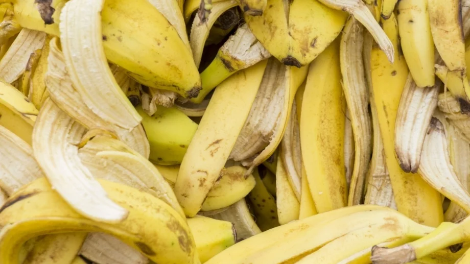 Бананови кори с оцет: Защо тази смес се препоръчва и за какво се използва