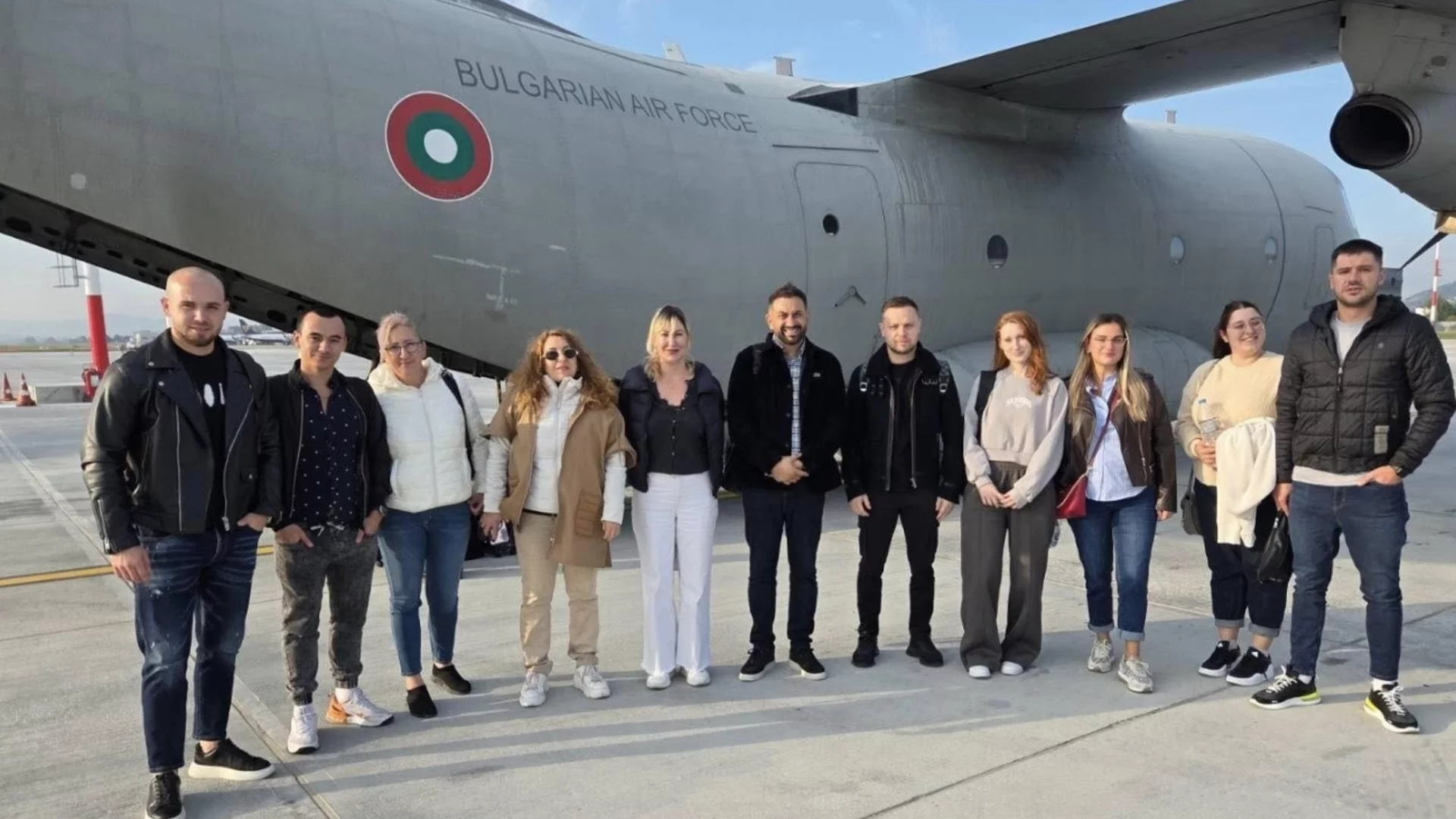 Лекари от България преглеждат безплатно наши сънародници в Мала Преспа, Албания (СНИМКИ)