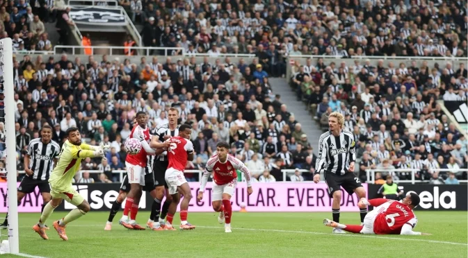 Два късни гола спасиха Арсенал от грешка във Висшата лига! "Топчиите" дишат във врата на Ливърпул