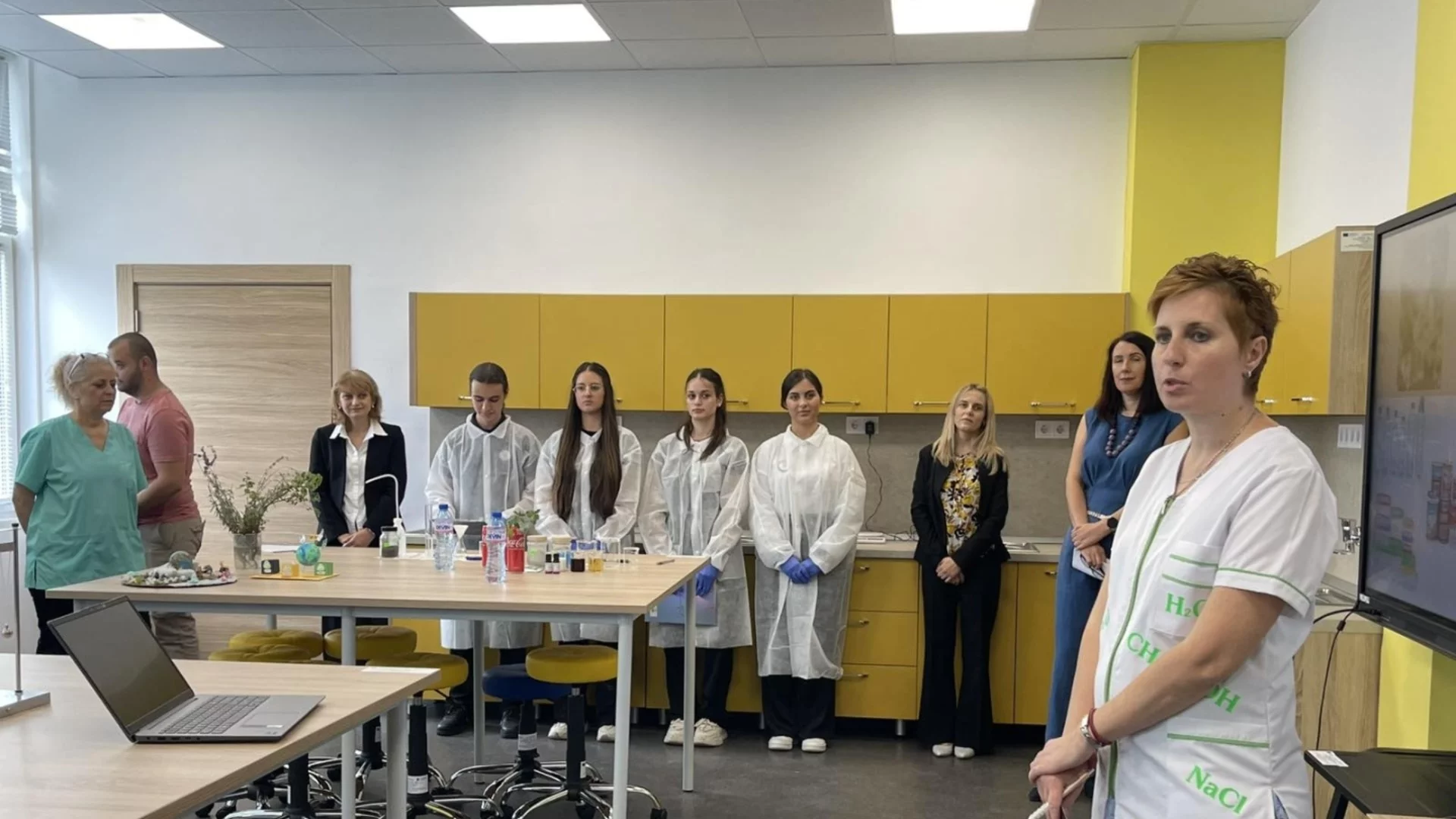 АЕГ „Гео Милев“- Бургас откри нов модерен СТЕМ център „Ученикът е всичко“