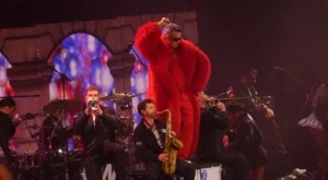 Див, приказлив, адски талантлив: Роби Уилямс с изумителен концерт в София (СНИМКИ)