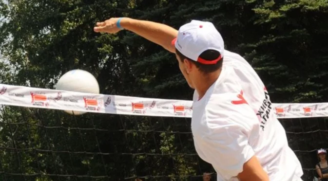 Всички, които искат снимка с волейболистите ни, да помислят какво са дали