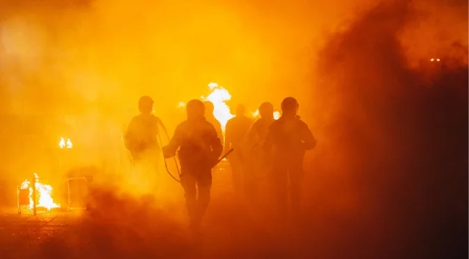 Пожар изпепели две обитаеми постройки в Свиленград