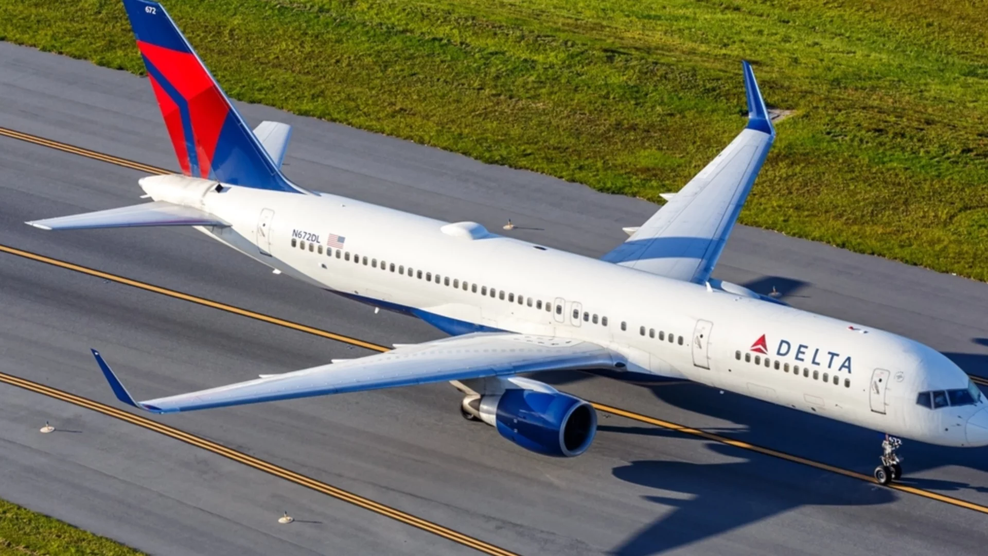 Самолети на американската авиокомпания "Делта Еърлайнс" се сблъскаха на летище в Ню Йорк