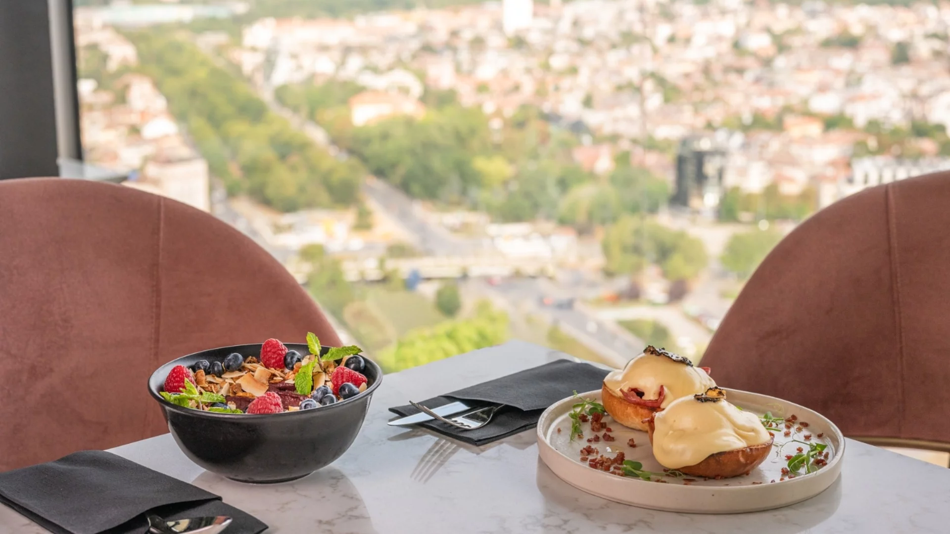 Новото брънч меню на Ozone Skybar & Lounge: Кулинарна поезия сред небесата