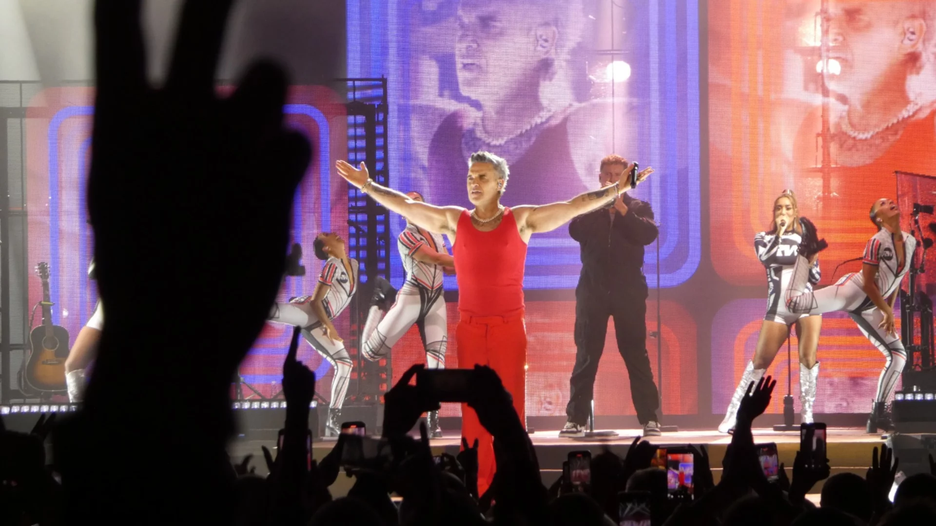 Защото подкрепя Израел: Отмениха концерта на Роби Уилямс в Истанбул