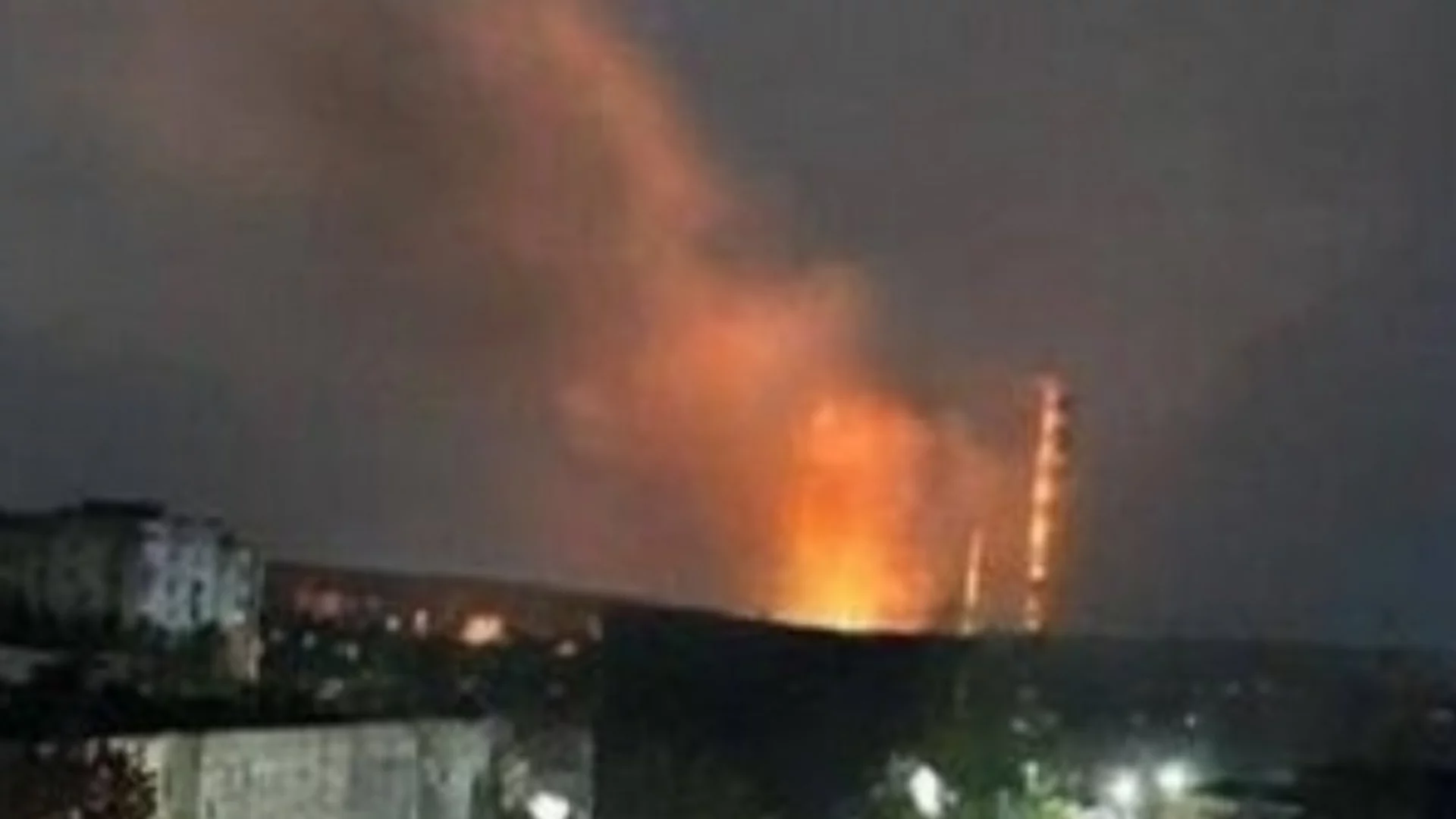 Украйна удари ТЕЦ и енергийна инфраструктура в Русия, подпали петролна база в Крим (ВИДЕО)