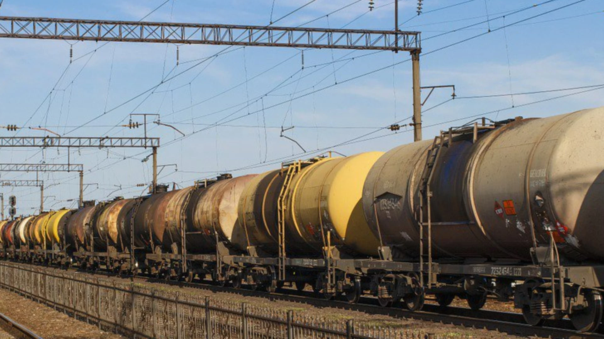 Беларус увеличи износа на гориво за Русия