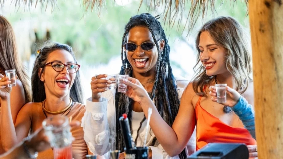 Нова интрига, забрана за разговори и трима нови мъже в "Ергенът: Любов в рая"