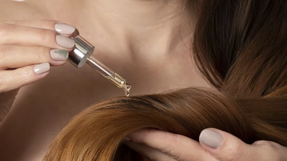 Рициново масло срещу кокосово: Кое е най-добро за подхранване на косата