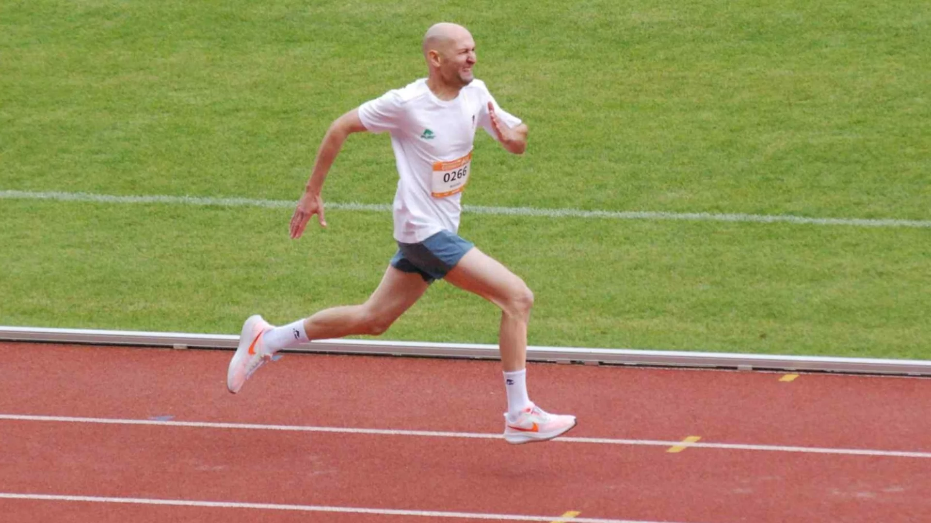 Сърце на донор, воля на шампион: Мъжът, който победи смъртта и тича за живота