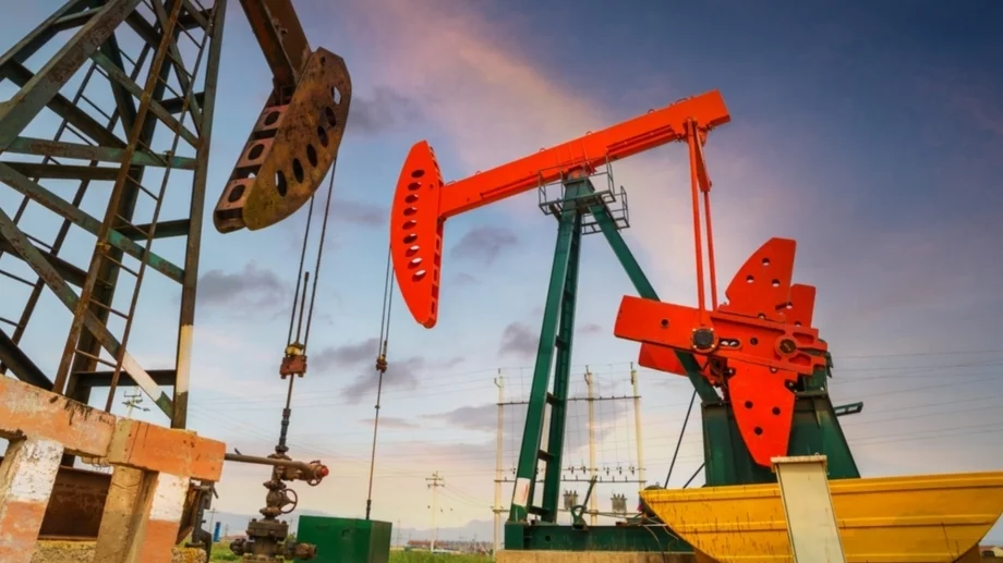 Новини за търговската война доведоха до обрат в цената на петрола