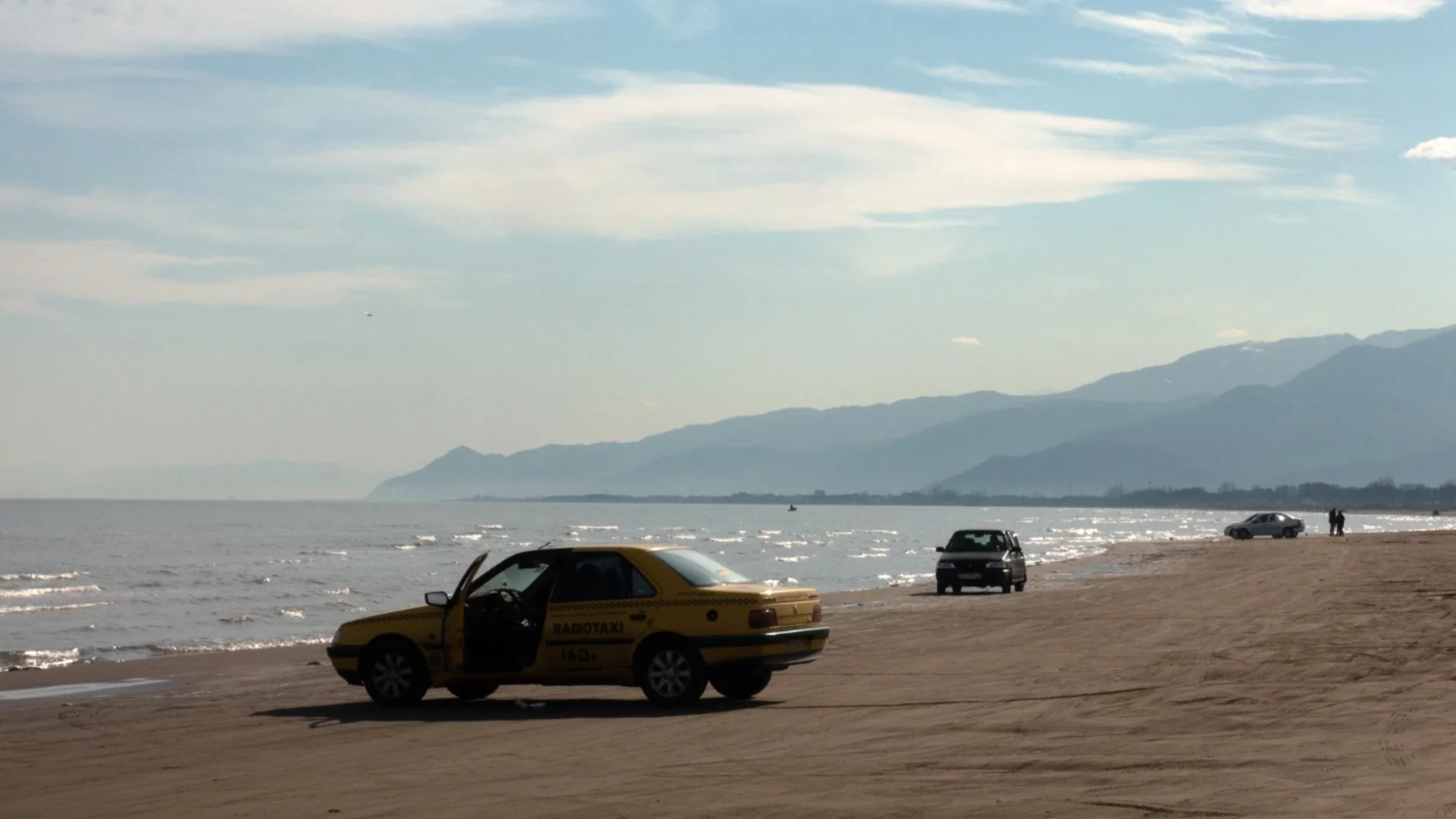 Казахстан иска светът да помогне за запазването на Аралско и Каспийско море