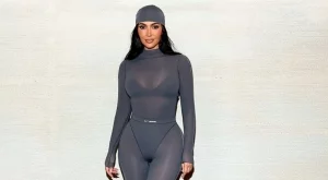 Ким Кардашиян провокира с бельо с интимно окосмяване (СНИМКИ)